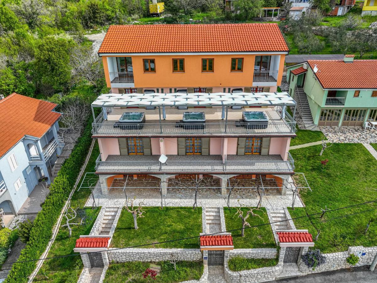 Apartments Francoise Crikvenica Exterior photo